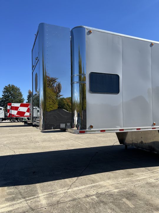 Used 2002 Used 53' Competition Lift Gate Trailer