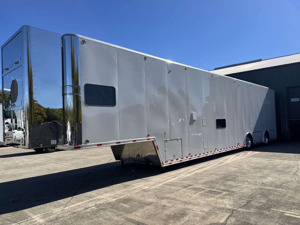 Used 2002 Used 53' Competition Lift Gate Trailer