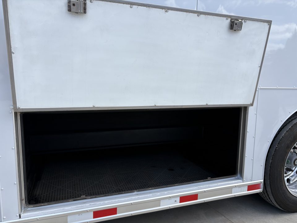 Used 2002 Used 53' Competition Lift Gate Trailer