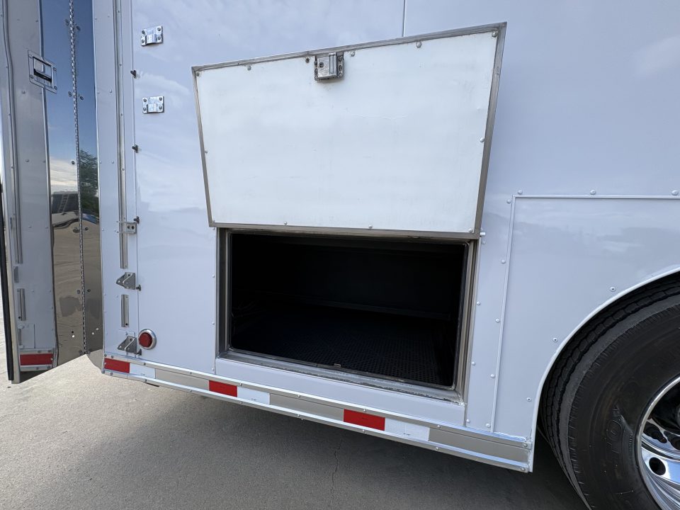 Used 2002 Used 53' Competition Lift Gate Trailer