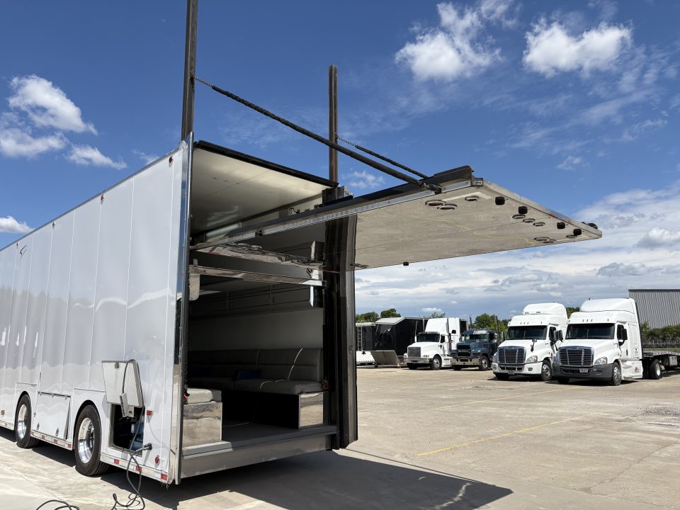 Used 2002 Used 53' Competition Lift Gate Trailer