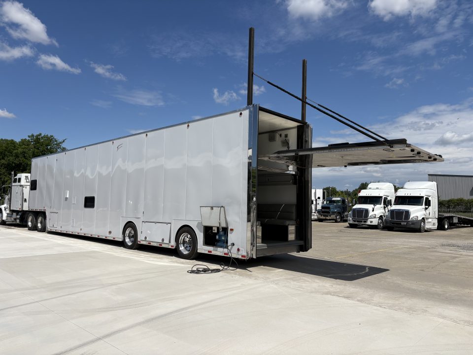 Used 2002 Used 53' Competition Lift Gate Trailer