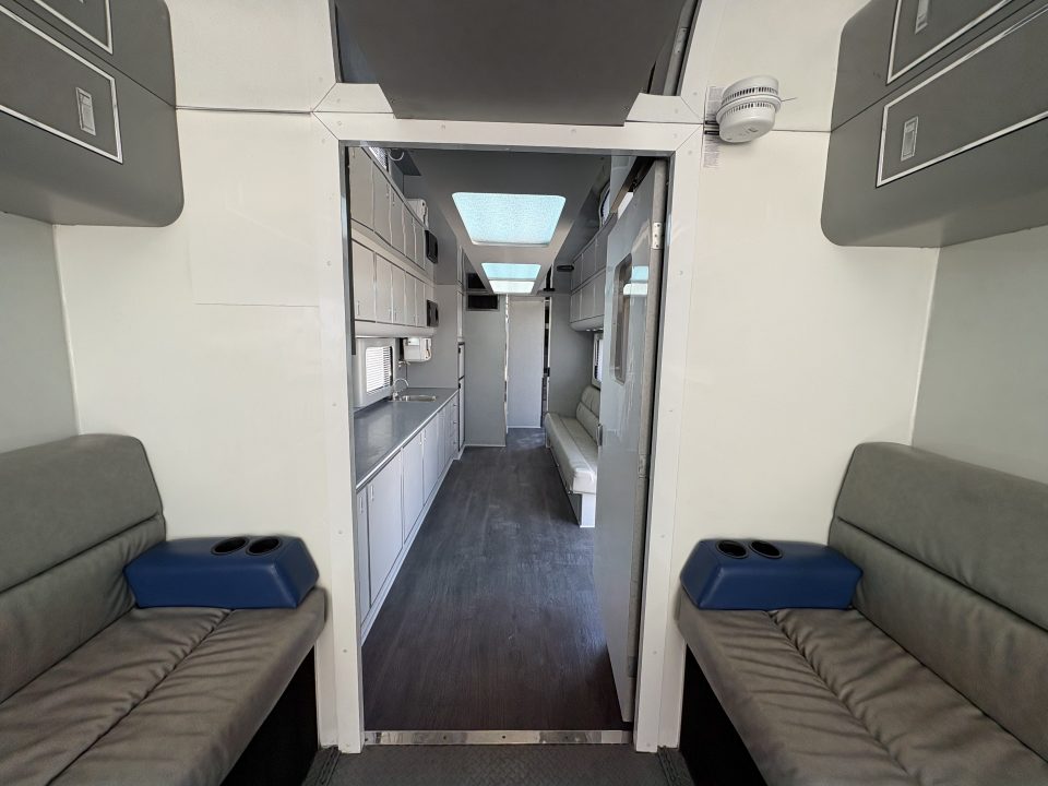 Used 2002 Used 53' Competition Lift Gate Trailer