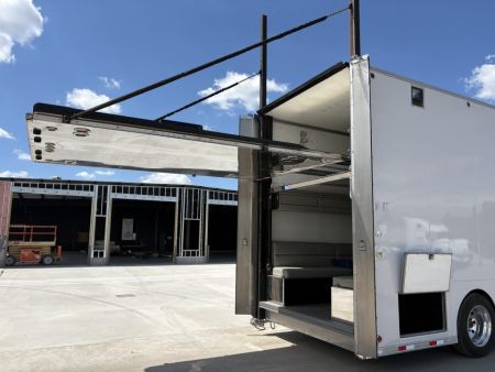 Used 2002 Used 53' Competition Lift Gate Trailer