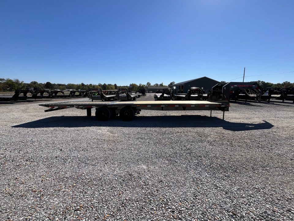 New 2027 MAXXD 102"X32' 30K Hydraulic Dovetail Gooseneck Trailer