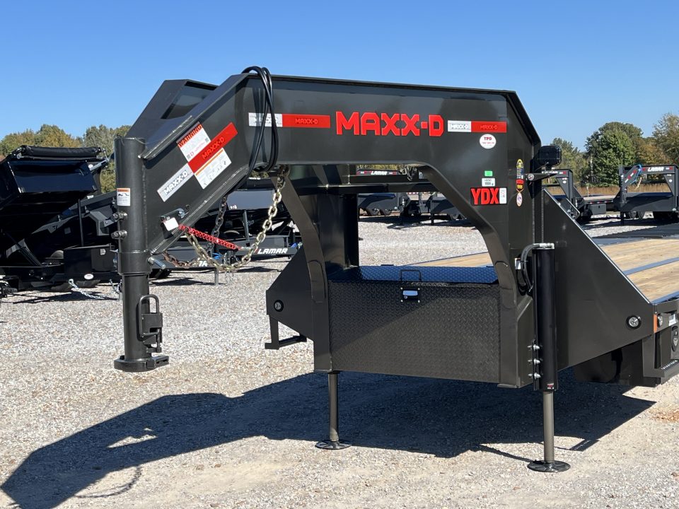 New 2027 MAXXD 102"X32' 30K Hydraulic Dovetail Gooseneck Trailer