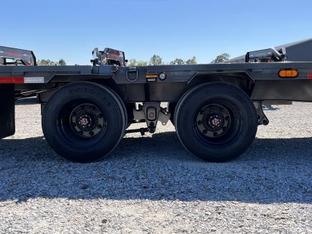 New 2027 MAXXD 102"X32' 30K Hydraulic Dovetail Gooseneck Trailer