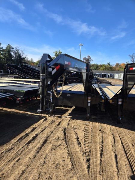 New 2027 Load Trail 102x28 gooseneck 24k w/max ramps Gooseneck Bodies