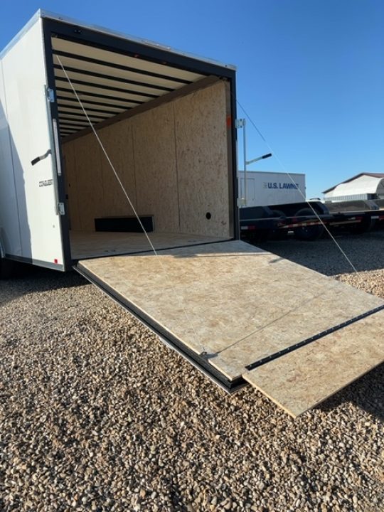 New 2027 Formula Trailers 8.5X24 CONQUEST ENCLOSED SE FLAT TOP VNOSE 10K WITH RAMP