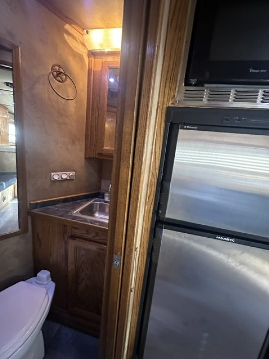Used 2007 Cimarron 9x14 LQ 4 Horse