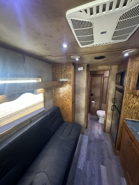Used 2007 Cimarron 9x14 LQ 4 Horse