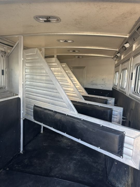 Used 2007 Cimarron 9x14 LQ 4 Horse