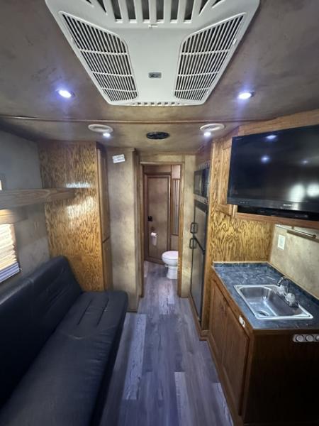 Used 2007 Cimarron 9x14 LQ 4 Horse