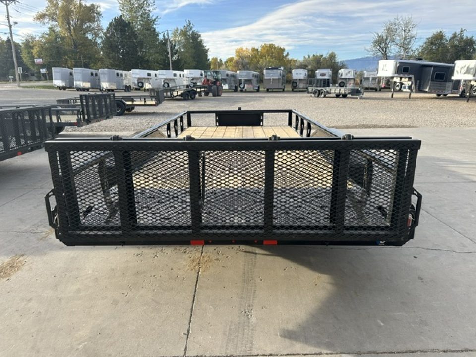 New 2027 Diamond C 16' Flatbed GTU