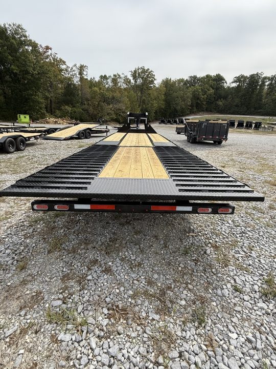 New 2027 Diamond C FMAX 210 32’ Flatbed Trailer, HYDRAULIC DOVETAIL, 2 SPD JACKS, 25K GVWR, ALUMINUM OUTER WHEEL, ABS BRAKES
