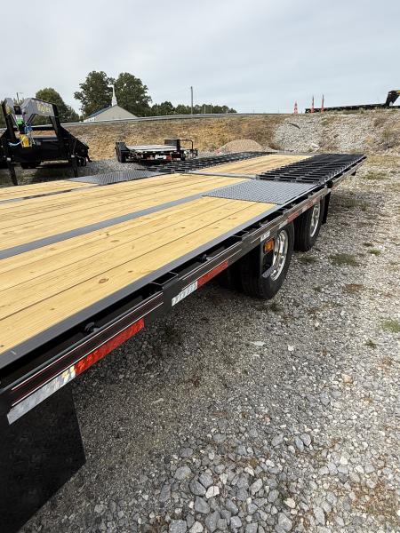 New 2027 Diamond C FMAX 210 32’ Flatbed Trailer, HYDRAULIC DOVETAIL, 2 SPD JACKS, 25K GVWR, ALUMINUM OUTER WHEEL, ABS BRAKES