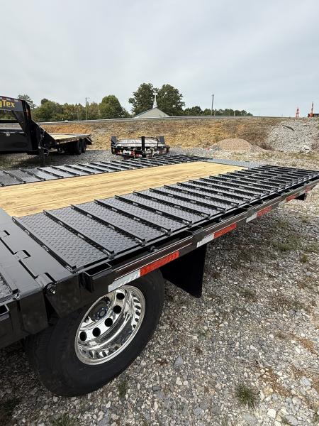 New 2027 Diamond C FMAX 210 32’ Flatbed Trailer, HYDRAULIC DOVETAIL, 2 SPD JACKS, 25K GVWR, ALUMINUM OUTER WHEEL, ABS BRAKES