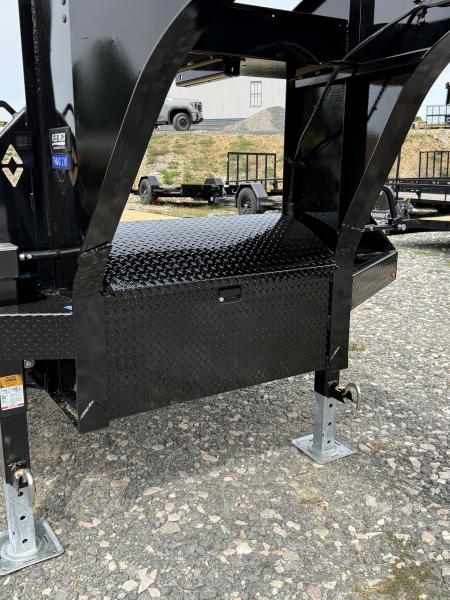 New 2027 Diamond C FMAX 210 32’ Flatbed Trailer, HYDRAULIC DOVETAIL, 2 SPD JACKS, 25K GVWR, ALUMINUM OUTER WHEEL, ABS BRAKES