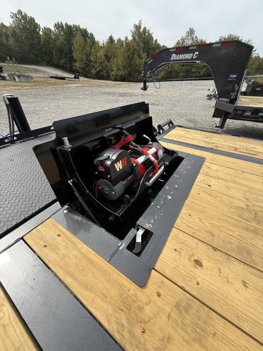 New 2027 Diamond C DET 210 24’ Tilt Trailer, 23K GVWR, 12K POP UP WINCH, ABS BRAKES, HYD JACK