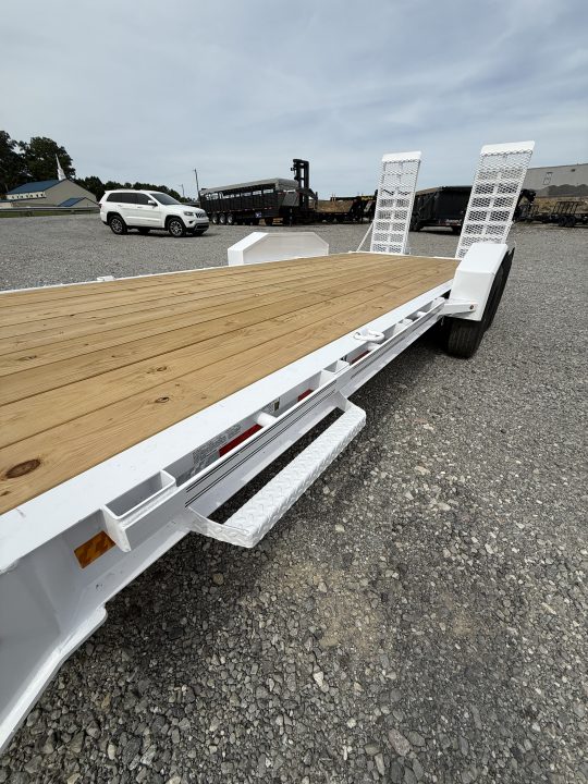 New 2027 Diamond C LPX 207 20’ Equipment Trailer, HEAVY DUTY KNEE RAMPS, 2 SPD JACK, 15.5K GVWR
