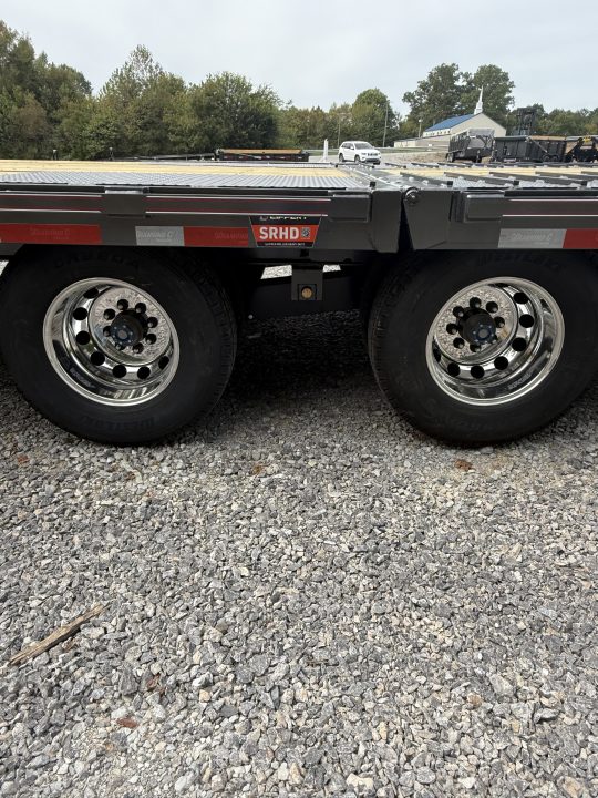 New 2027 Diamond C FMAX 210 32’ Flatbed Trailer, HYDRAULIC DOVETAIL AND JACKS, ALUMINUM OUTER WHEELS, 14PLY TIRES, ABS BRAKES
