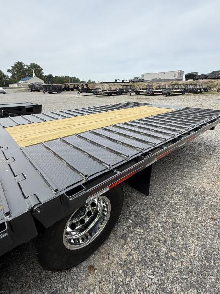 New 2027 Diamond C FMAX 210 32’ Flatbed Trailer, HYDRAULIC DOVETAIL AND JACKS, ALUMINUM OUTER WHEELS, 14PLY TIRES, ABS BRAKES