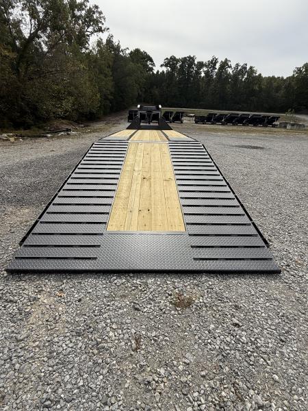 New 2027 Diamond C FMAX 210 32’ Flatbed Trailer, HYDRAULIC DOVETAIL AND JACKS, ALUMINUM OUTER WHEELS, 14PLY TIRES, ABS BRAKES
