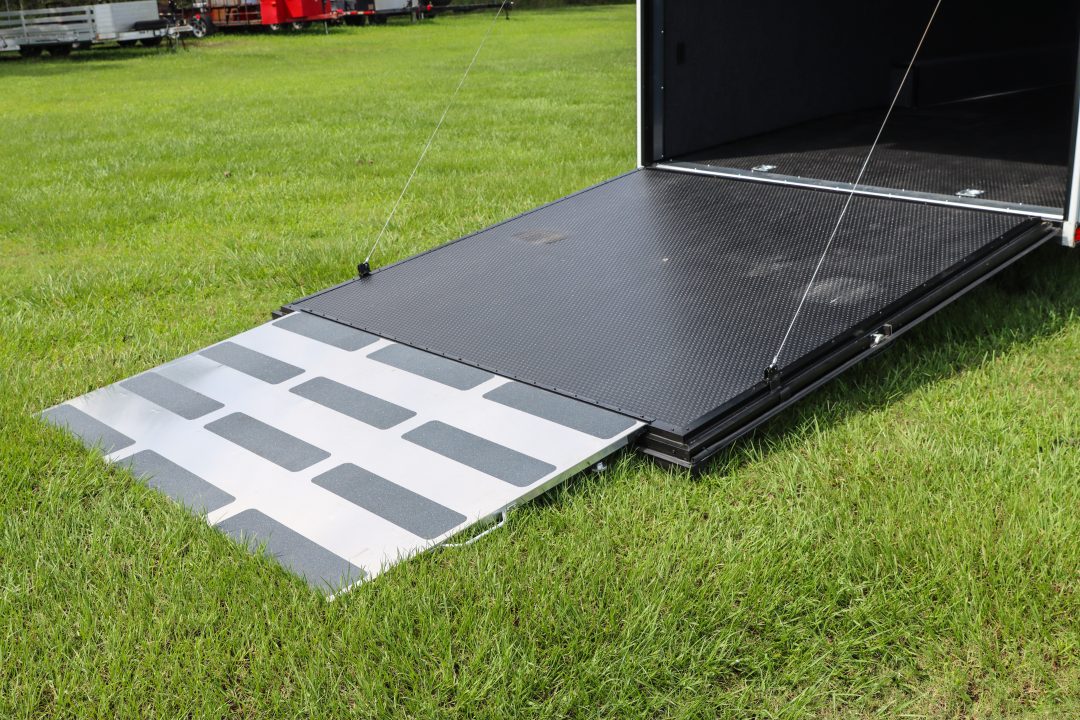 Used 2025 8.5X32 United Trailers RACE TRAILER