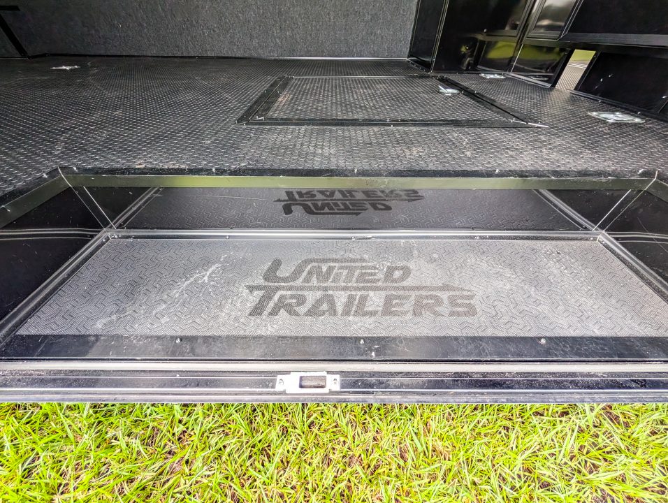 Used 2025 8.5X32 United Trailers RACE TRAILER