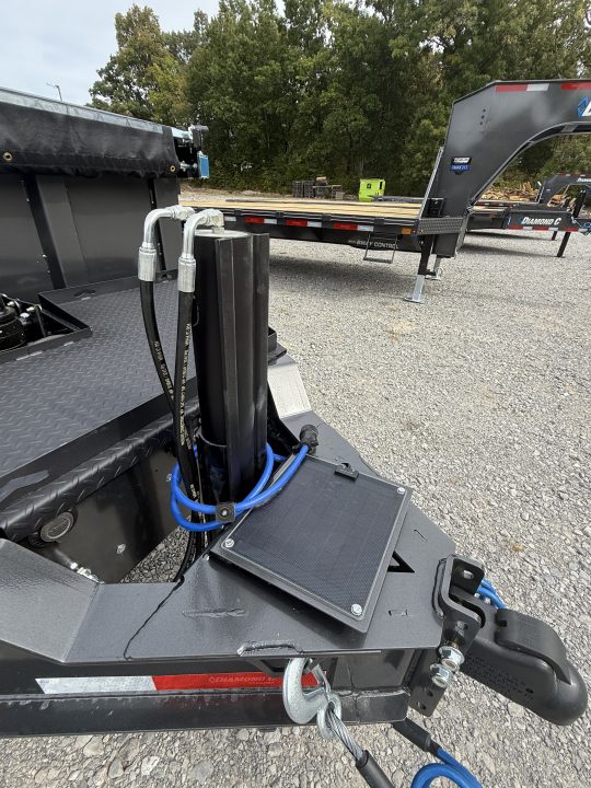 New 2027 Diamond C LPT 207 14’ Dump Trailer, PACESETTER EDITION, HYD JACK, HEAVY FENDERS, RAMPS, 15.5K GVWR