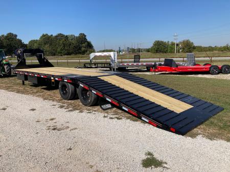 New 2027 Diamond C Trailers 102X32 TANDEM 25.9K GN HYDROTAIL W/ STEEL RUNNERS, HYDROJACKS, DISC BRAKES & SOLAR CHARGER Flatbed Trailer