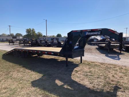 New 2027 Diamond C Trailers 102X32 TANDEM 25.9K GN HYDROTAIL W/ STEEL RUNNERS, HYDROJACKS, DISC BRAKES & SOLAR CHARGER Flatbed Trailer