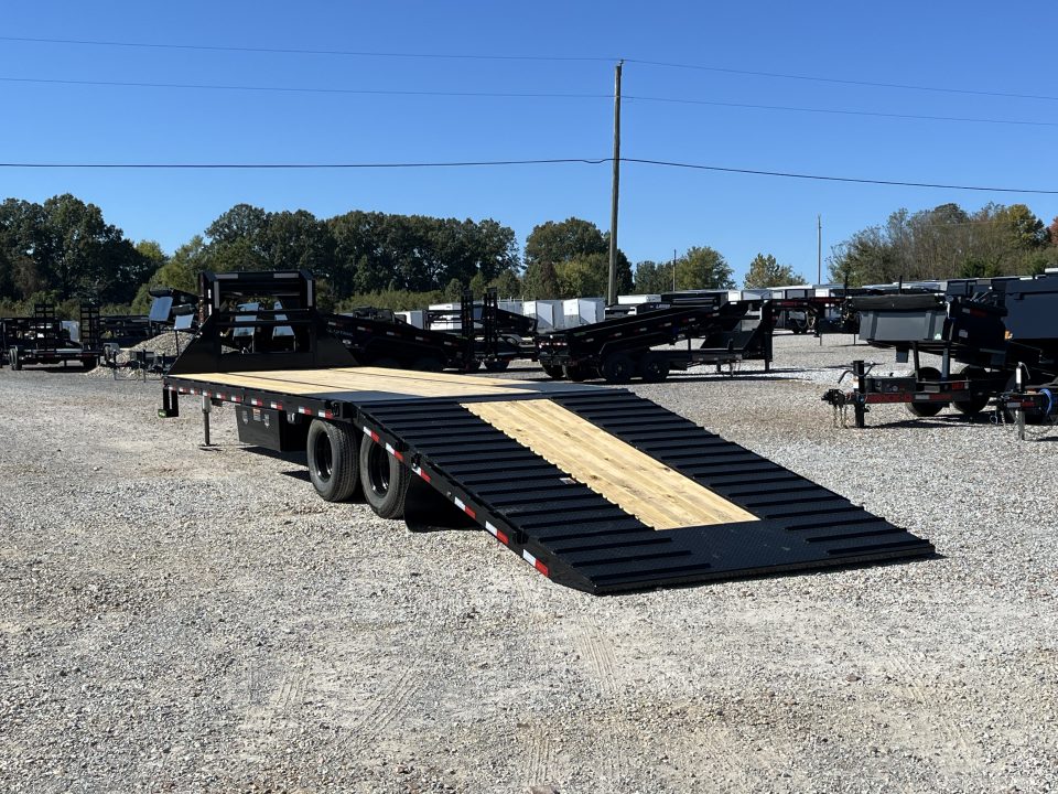 New 2027 Load Trail Gooseneck Hyd Dovetail Trailer | 102" x 32' 24K GVWR