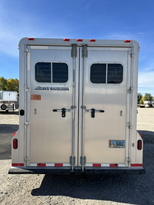 Consignment 2012 Elite 2 Horse Straight Load w/Stock