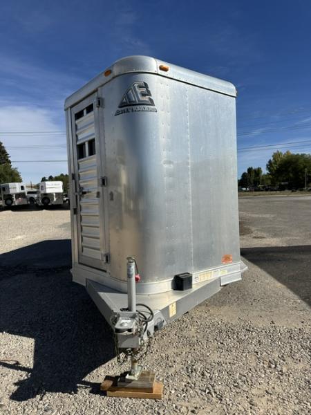 Consignment 2012 Elite 2 Horse Straight Load w/Stock