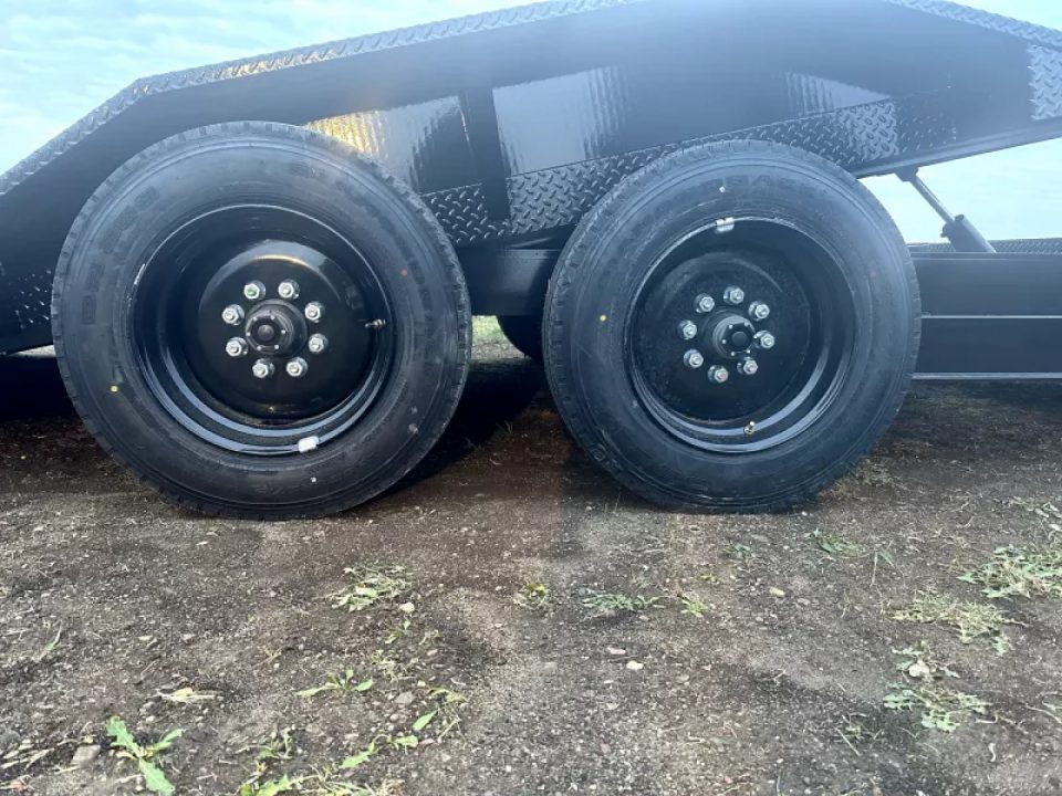 New 2027 Delco Trailers 24' gooseneck Split deck tilt bed, 2 #8000 lb torsion axles- #16000lb GVWR(16 tilt+8'stationary) Equipment Trailer