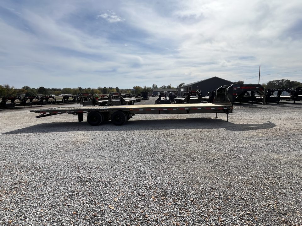 New 2027 MAXXD Hydraulic Dovetail Gooseneck Trailer | 34' x 102' 30K GVWR