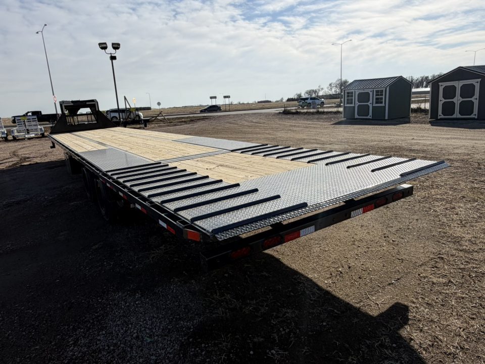 New 2027 Delco Trailers 40' Gooseck 38K Deckover Trailer