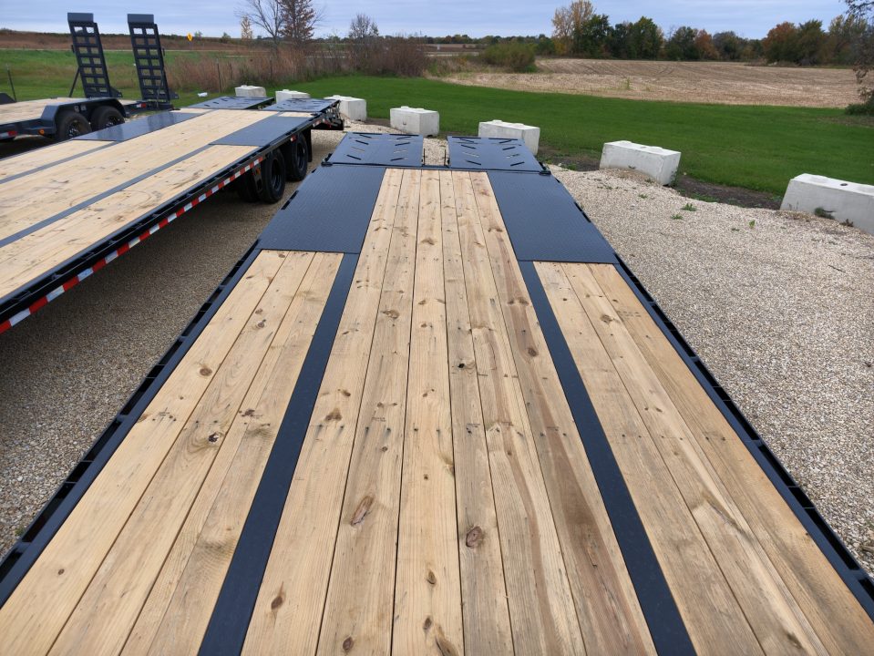 New 2027 Iron Bull 102 x 25 (20 +5) FLG Deckover Trailer -Gooseneck with 2) 10K Axles, 23,900lb. GVWR, Electric Brakes and More!