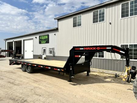 New 2027 MAXXD DOX 102 X24' DECKOVER GOOSENECK 15,600K GVWR Equipment Trailer