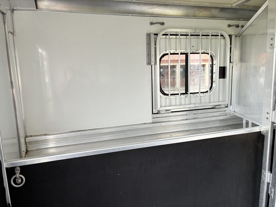 Used 2019 Cimarron Trailers 9H NorthStar Slant Gooseneck Horse Trailer