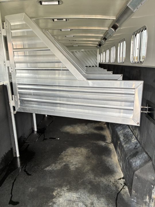 Used 2019 Cimarron Trailers 9H NorthStar Slant Gooseneck Horse Trailer