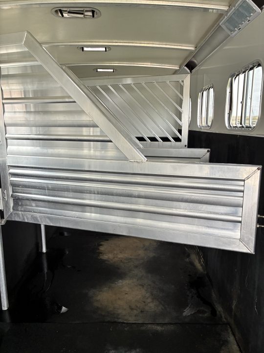 Used 2019 Cimarron Trailers 9H NorthStar Slant Gooseneck Horse Trailer