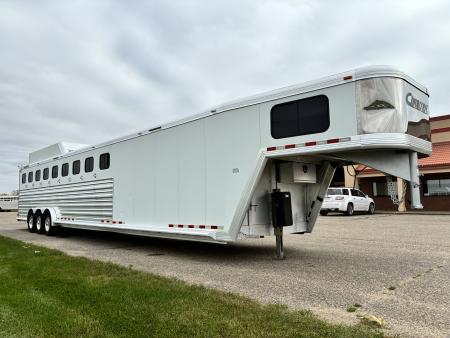 Used 2019 Cimarron Trailers 9H NorthStar Slant Gooseneck Horse Trailer
