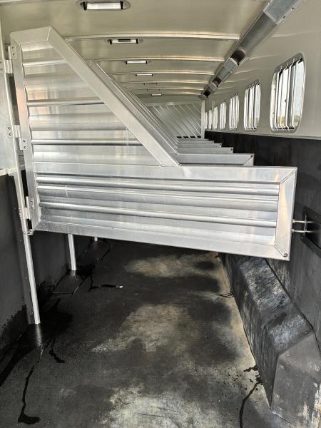 Used 2019 Cimarron Trailers 9H NorthStar Slant Gooseneck Horse Trailer