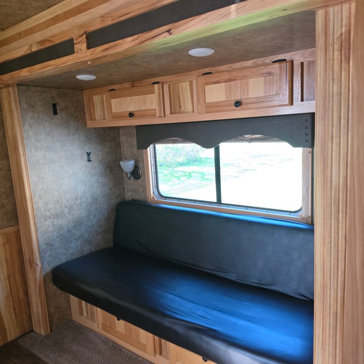 Used 2015 Lakota 3H 11'LQ Horse Trailer