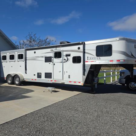 Used 2015 Lakota 3H 11'LQ Horse Trailer