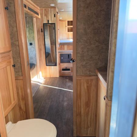 Used 2015 Lakota 3H 11'LQ Horse Trailer