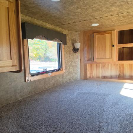Used 2015 Lakota 3H 11'LQ Horse Trailer
