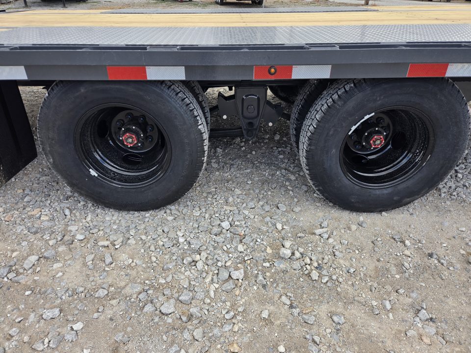 New 2027 Lamar 102X36 TANDEM DUAL LO-PRO GOOSENECK W/12K AXLES & MAX RAMPS